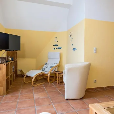 Haus-an-der-mole-wohnung-i-strandnest Apartament *