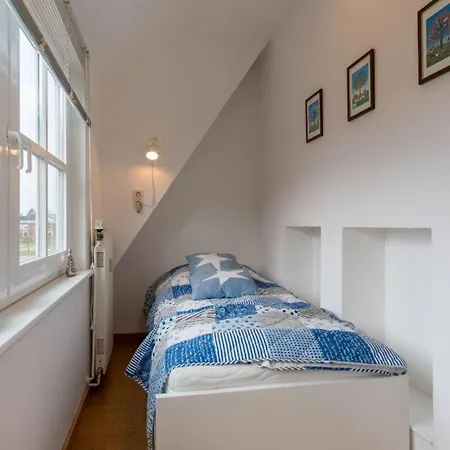 Haus-an-der-mole-wohnung-i-strandnest